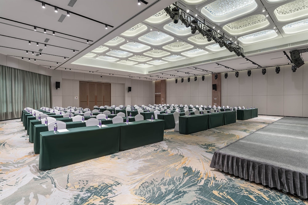 Holiday Inn Express Yinchuan Yuehai by IHG