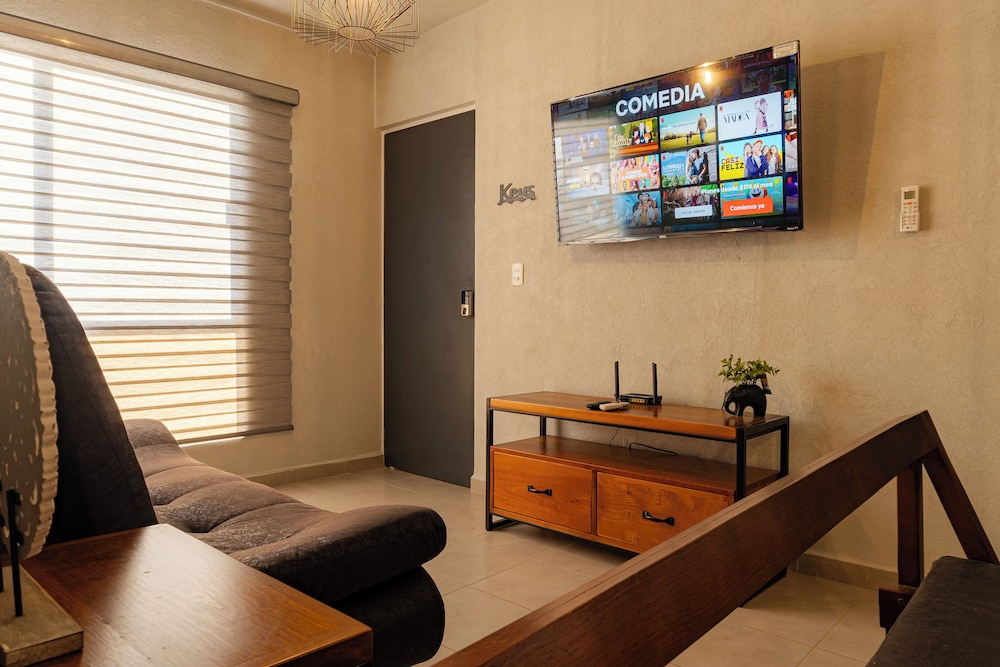 Acapulco Penthouse with 2 Bedrooms Pool