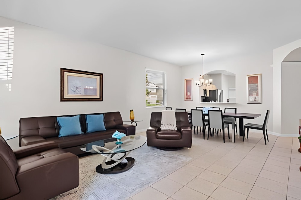 Windsor Hills 5BR 5min to Disney + Pool