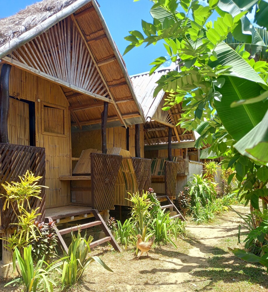 Banana Grove Backpackers Inn