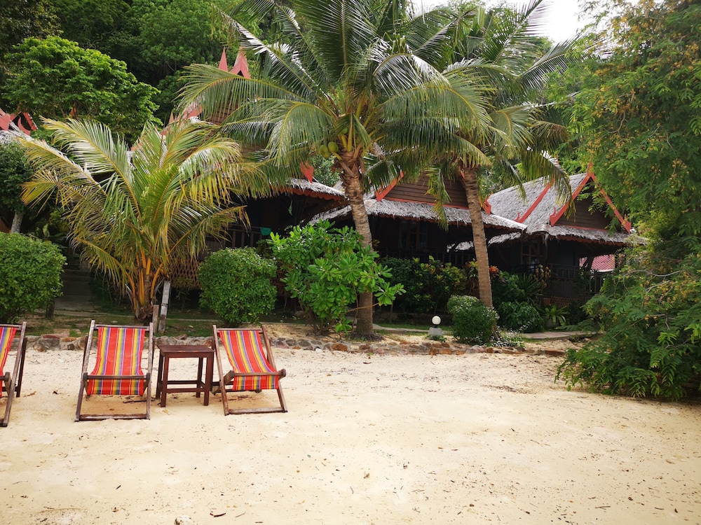 Phi Phi Relax Beach Resort