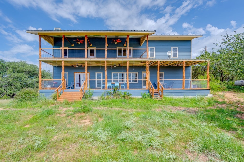 5 King 3 5b Firepit Nearby Pickleball Opens Feb 25 Lvl2 EV Charger Pool w Lake Views