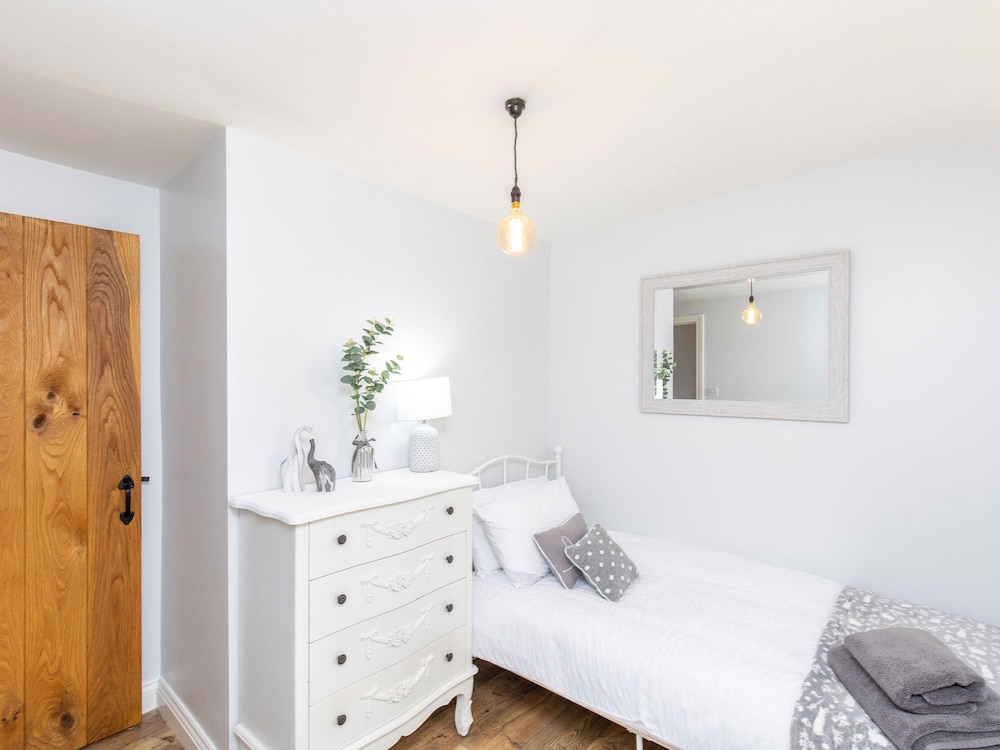 Mischa Cottage