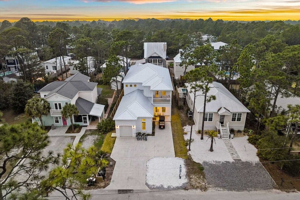 Sleeps 34! 2 Homes, Private Pools, Firepit, Golf Cart, Walk to Beach Seagrove San Juan by Avantstay