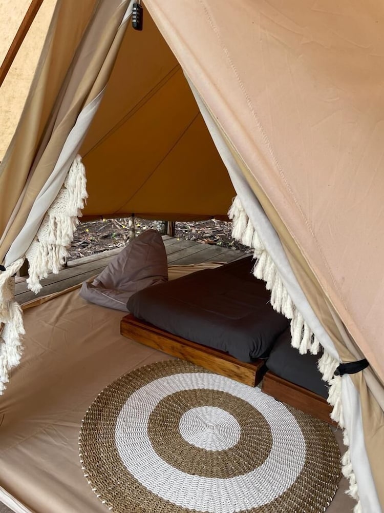 Lainkalogos Glamping