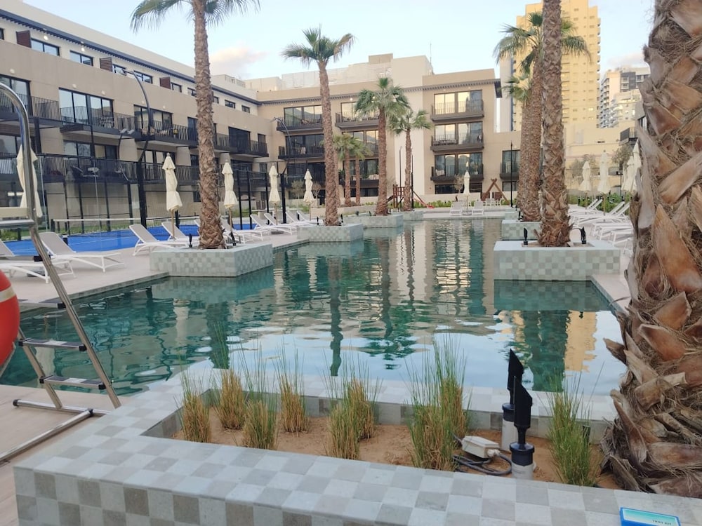 Stylish Minimalist 2-bedroom in Jumeirah Village Circle