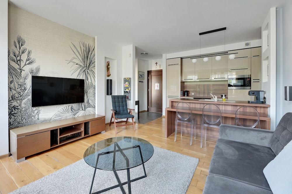 Grand Apartments