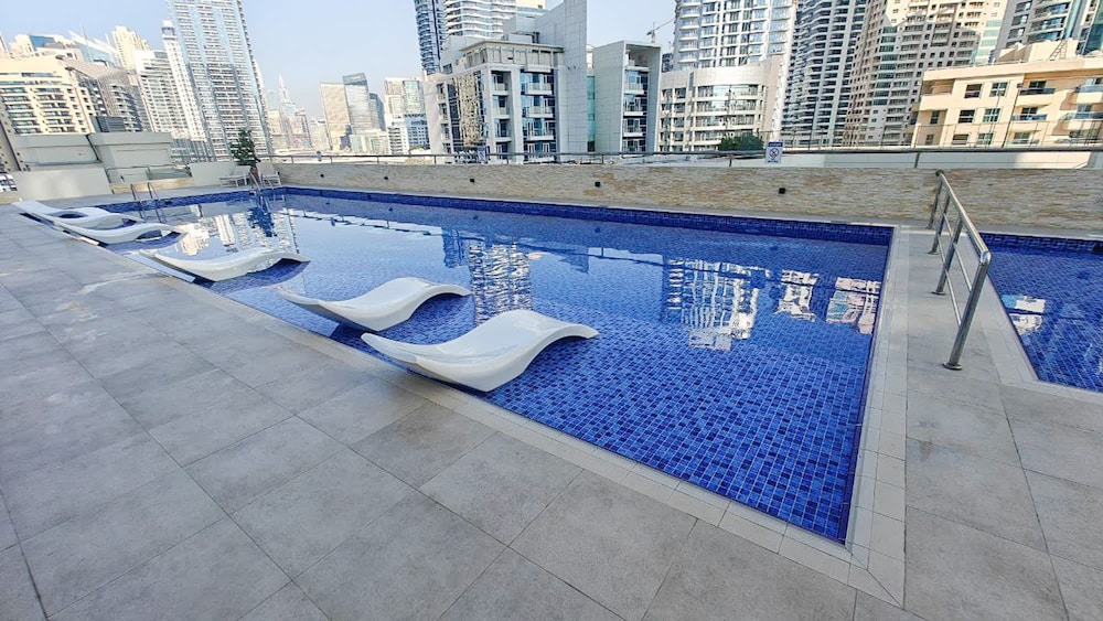 Lovely and Spacious 1BR in DEC Tower Near Marina Walk