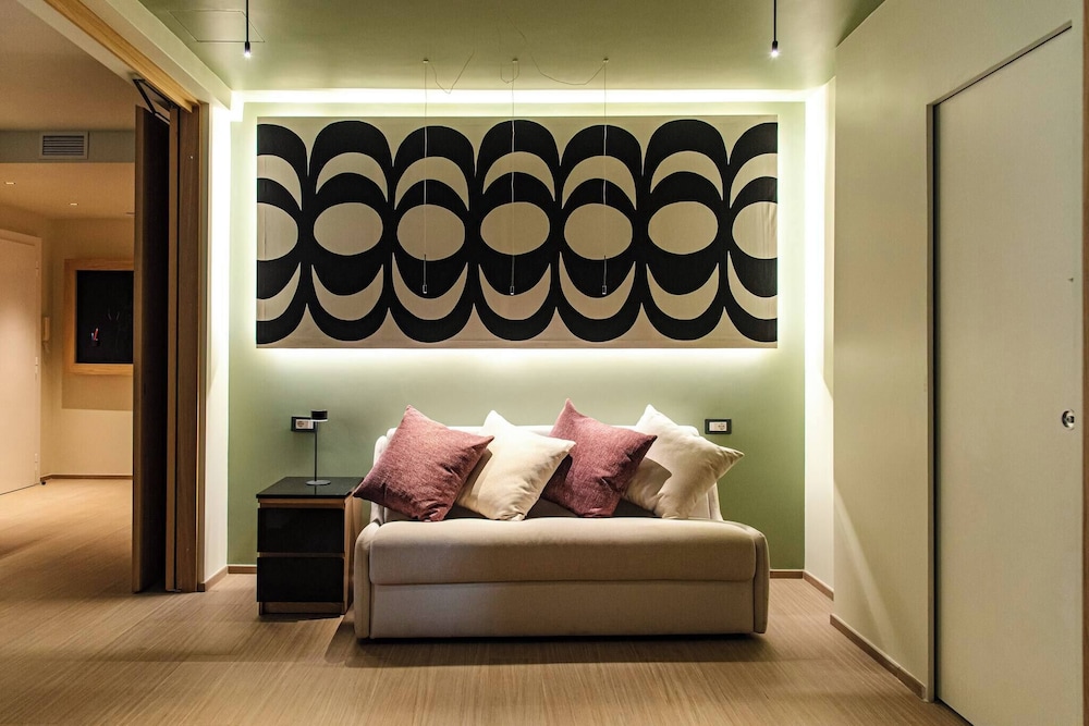 Charming Roma Apartment With Terrace - Perfect for Families and Friends