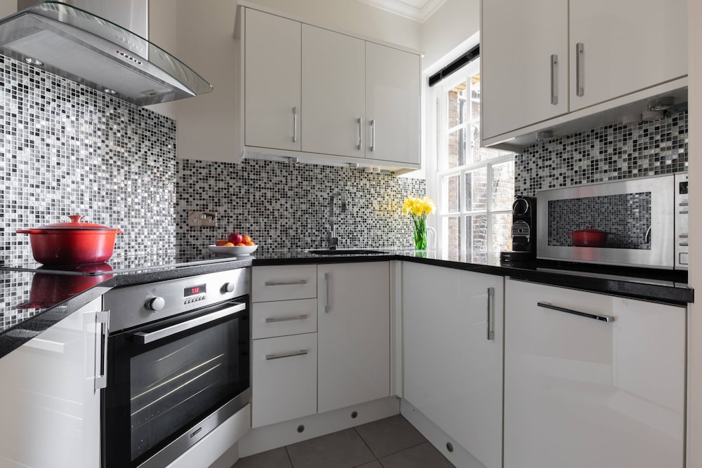 Sloane Avenue IV by Onefinestay