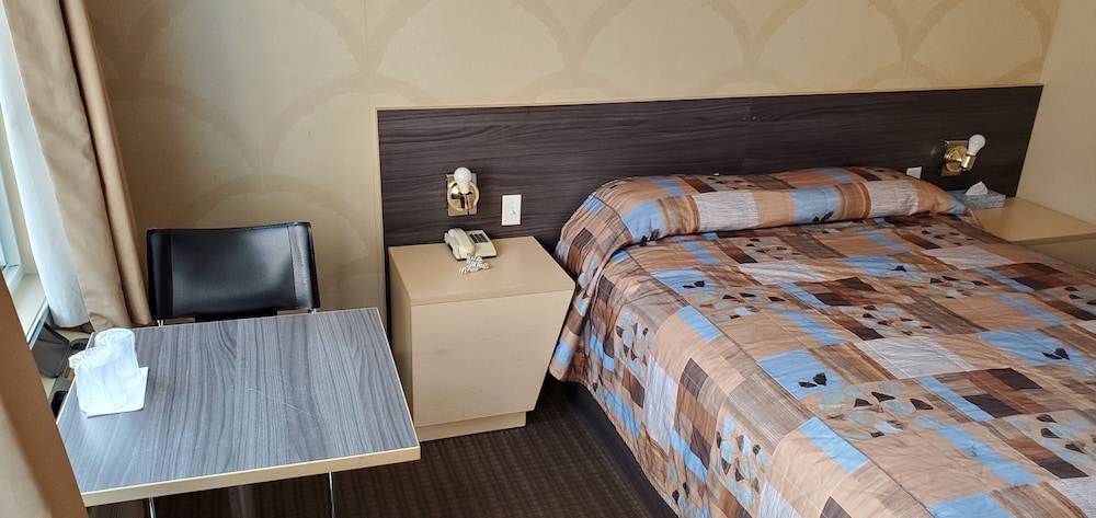 Falcon Motel Brossard