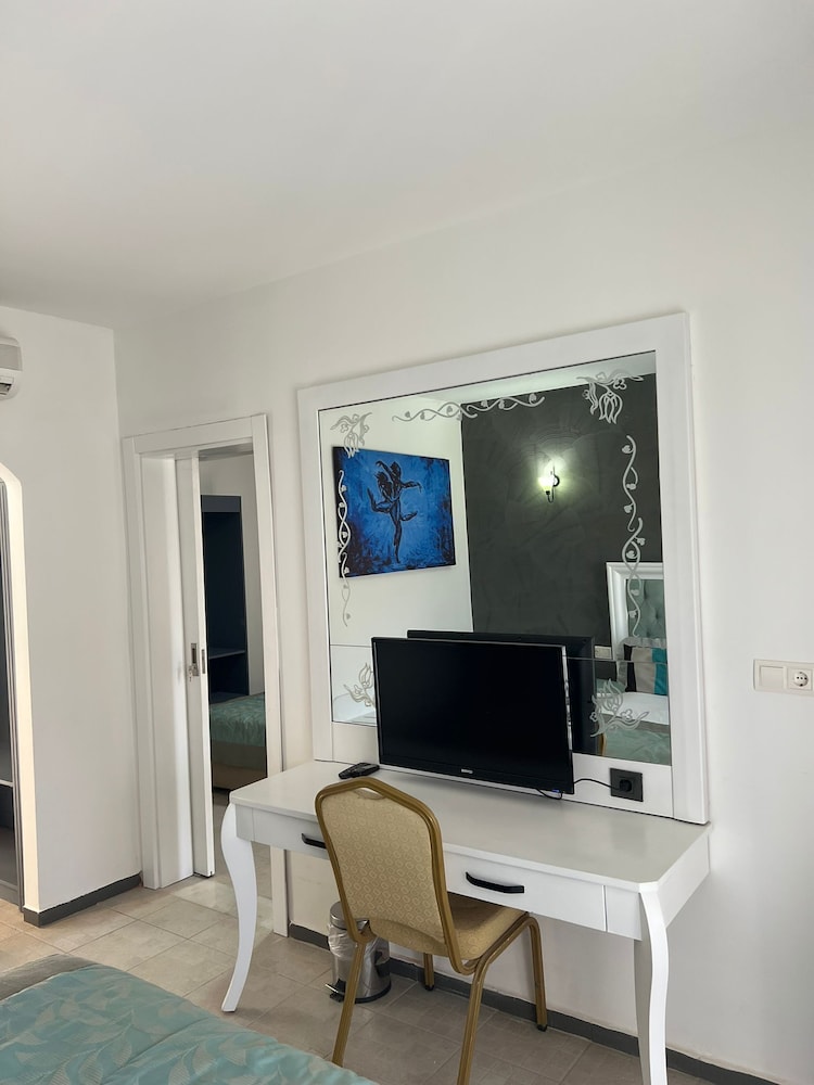 Tiana Beach Tatil Köyü - Her Şey Dahil - Image 16