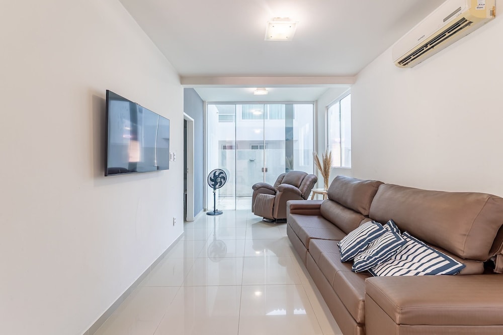 Casa 4 Suites-Com Piscina-137M