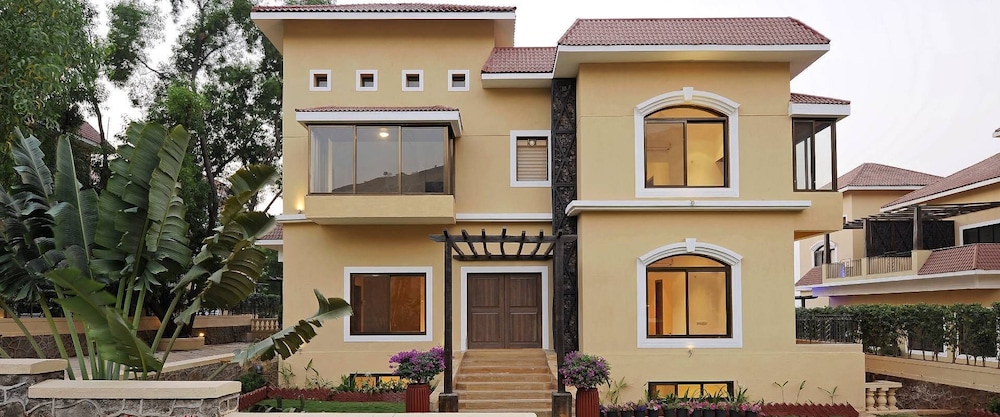 Della Resorts