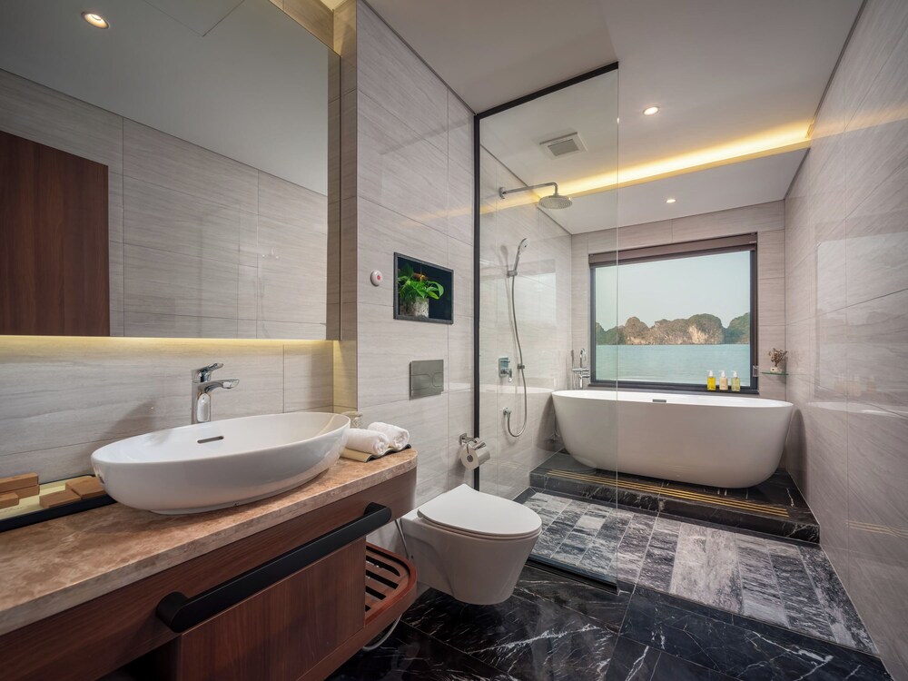 Calista Halong Bay Cruise