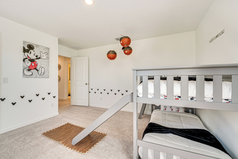 Game Room & Community Perks: Davenport Home!