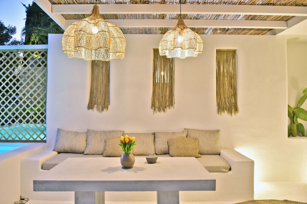 Natura Luxury Villas