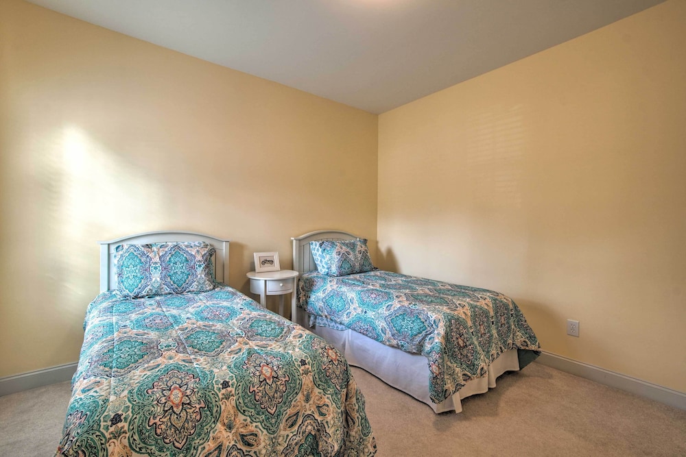 Homey Southport Retreat ~ 8 Mi to Downtown! view 2