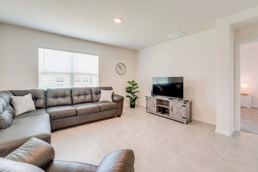 Gated Community < 30 Mi to Disney: Poinciana Home!