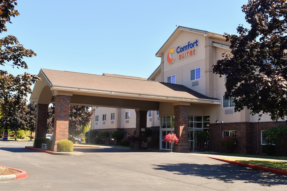 Albany Vacations - Comfort Suites Linn County - Property Image 1