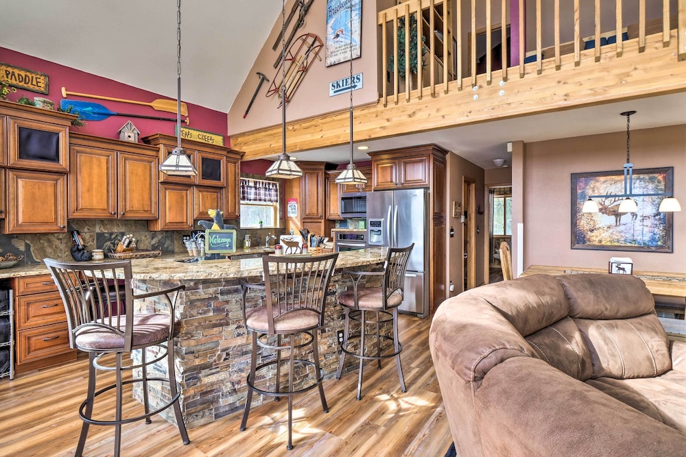 22str-00047 Fairplay Cabin w/ Deck on 3 Acres! view 2