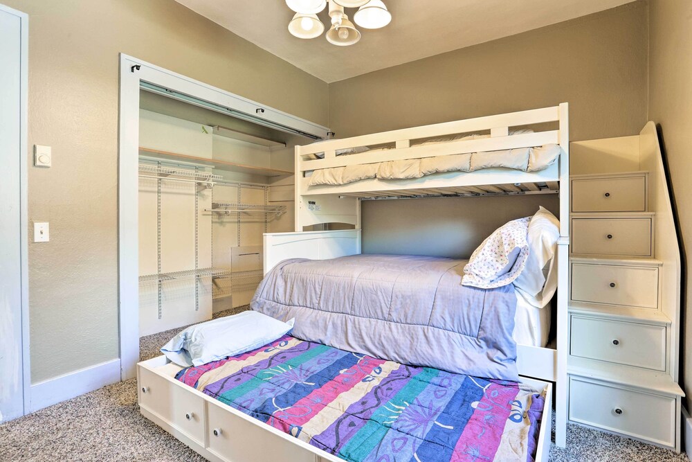 Walk to Downtown: Custer Retreat w/ Fire Pit! view 3