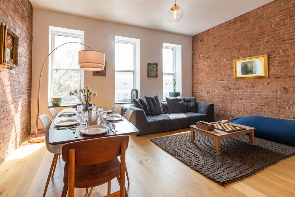Hawthorn II by Rove Travel 3BR Apartment