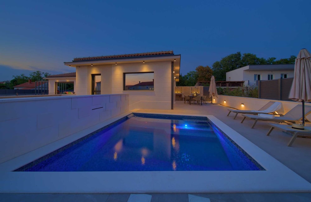 Villa Quarnaro With Heated Pool