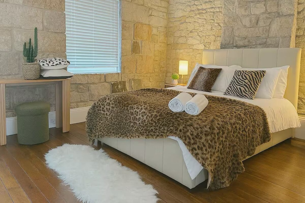 The Flintstones Luxury Stone Stay