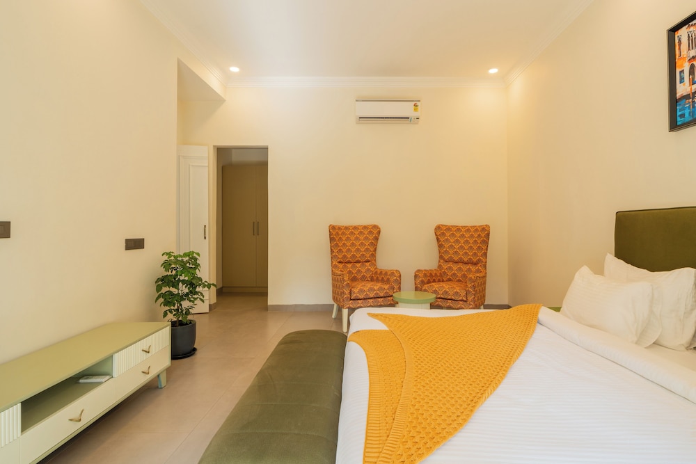 ELIVAAS Laguna Camellia | Luxe 4 BHK Villa Near Popular Beaches with Private Pool