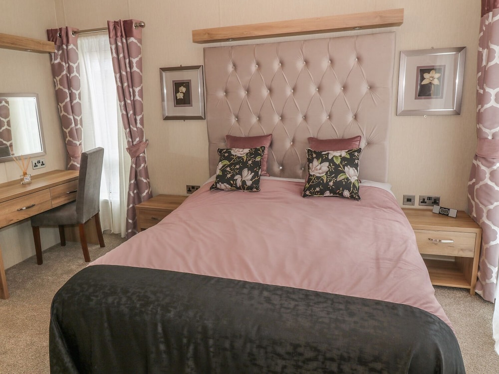 Avonal Lodge view 2