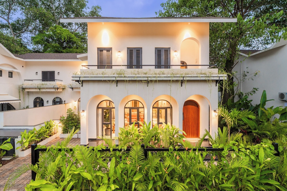 BellaVie | 3-BHK Villa With Private Pool & TV Lounge Area In A Gated Complex