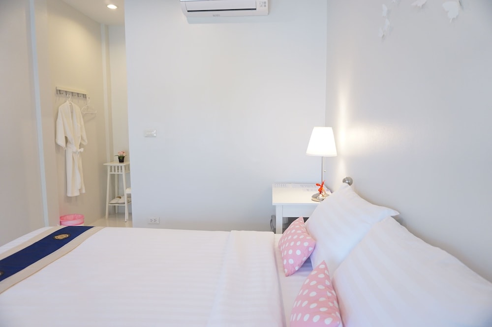 The White Village Ranong Resort