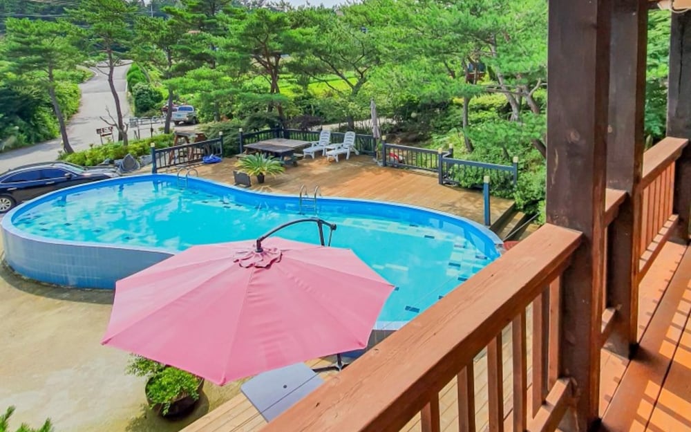 Taean Oak Vill Pension