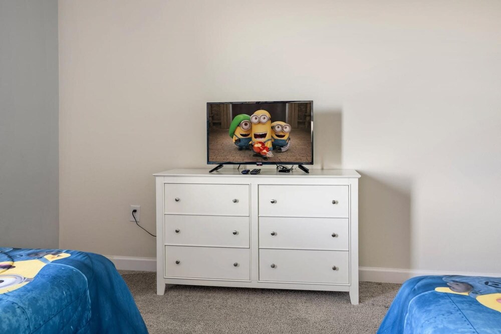 Wonderful Home With Movie Room Near Disney