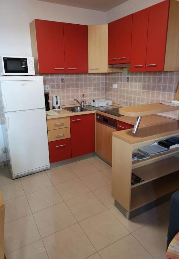 Dragi - Great Location & Comfortable - A3 view 5