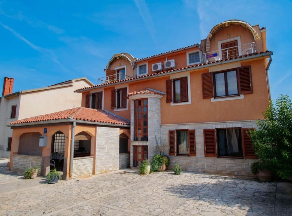 Apartments Manda