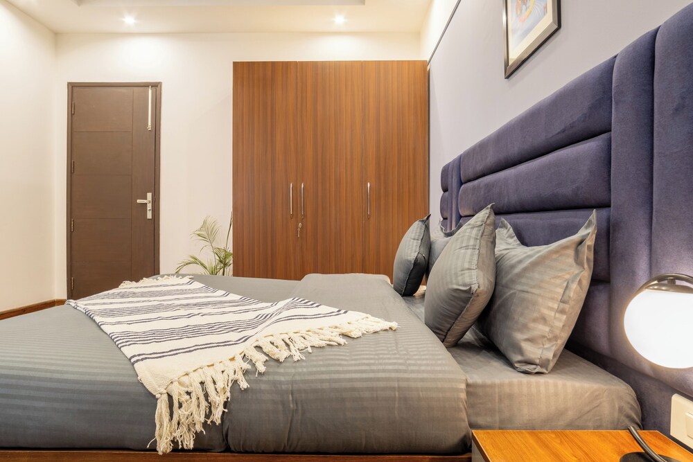 Housr Lotus Villas Sector 28 DLF Phase 4
