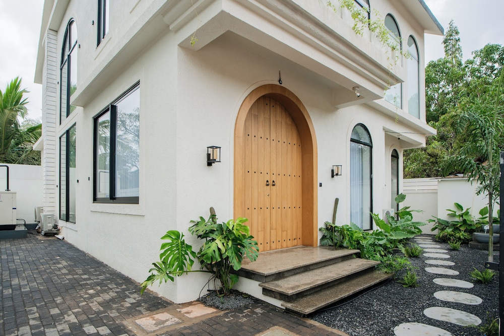 ELIVAAS Ekam | Luxe 4 BHK Villa With Pvt Pool & Patio