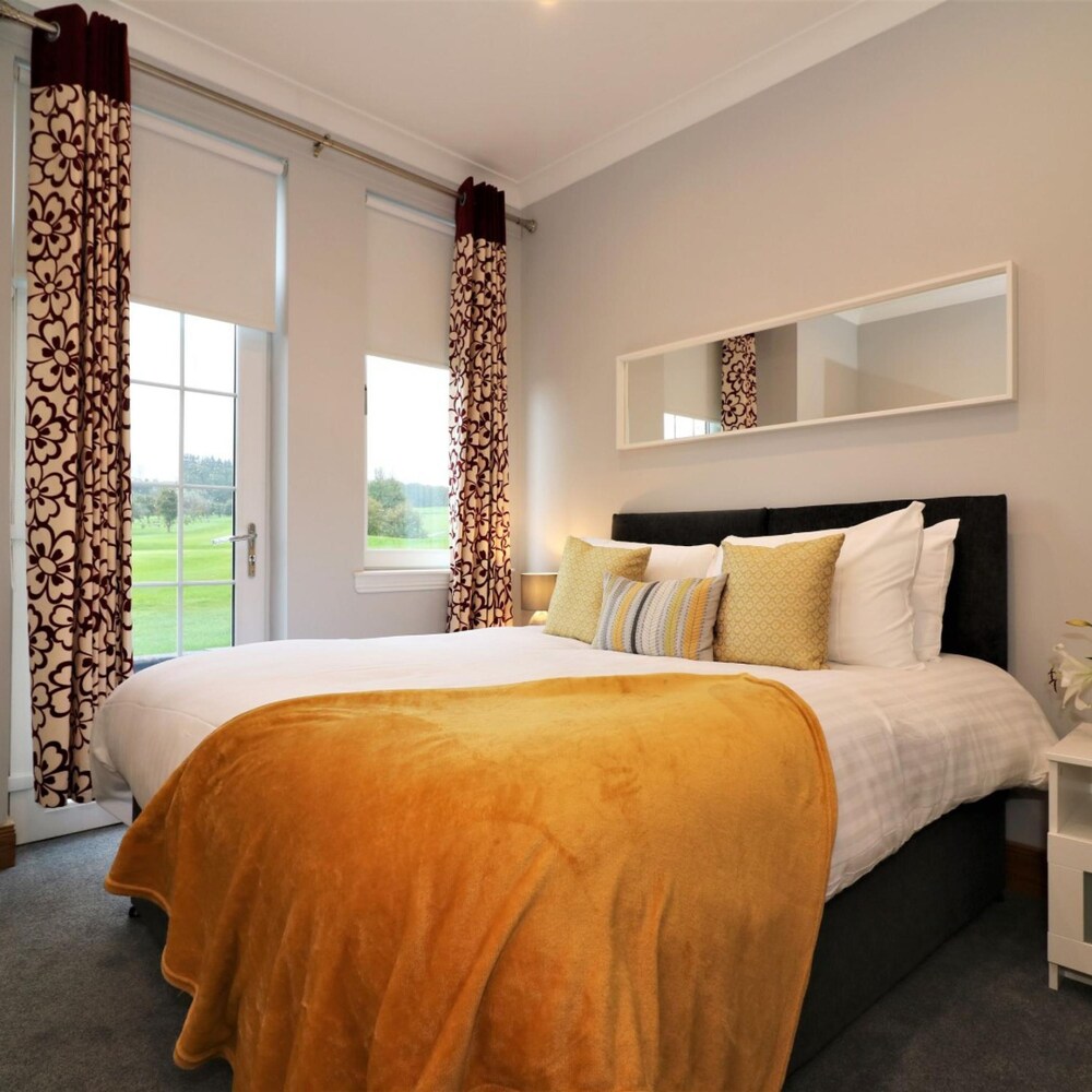 Greenlees Clubhouse 3 bed - Cambuslang view 5