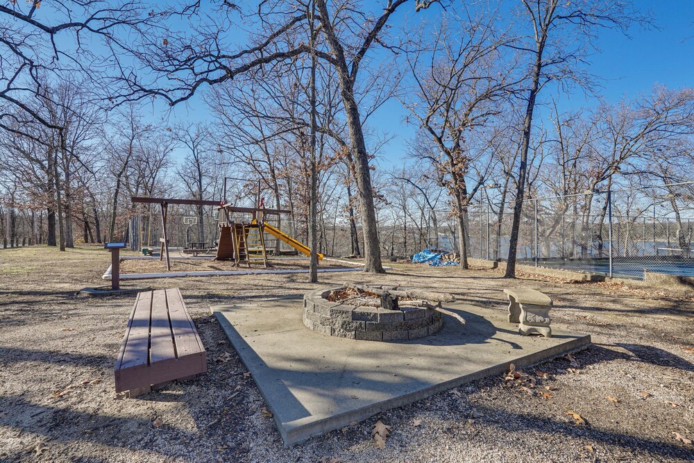 Lakefront Osage Beach Retreat: Dock Access!