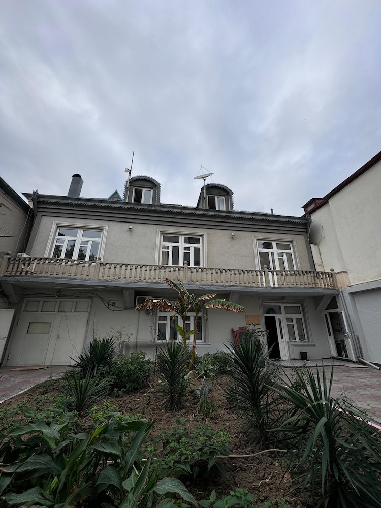 Trippoo Villa & Hostel