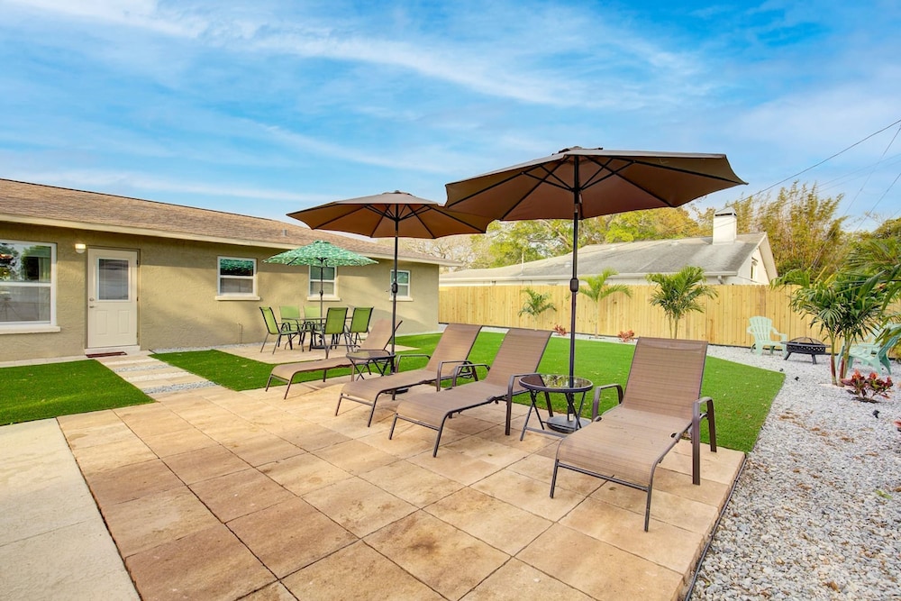 Palm Oasis 2 2 Serene Backyard Private Poolside