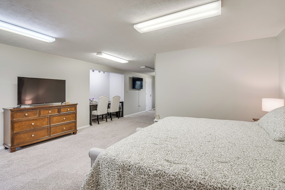 5 Mi to Branson Strip: Cozy Studio!