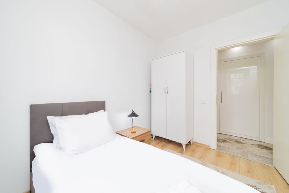 Modern and Convenient Flat in Antalya City Center