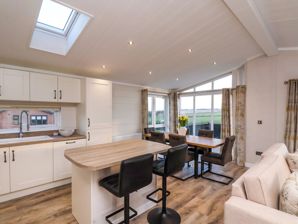 Holly Lodge