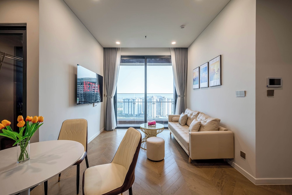 The Lumiere Luxury Citypoint ANGIA