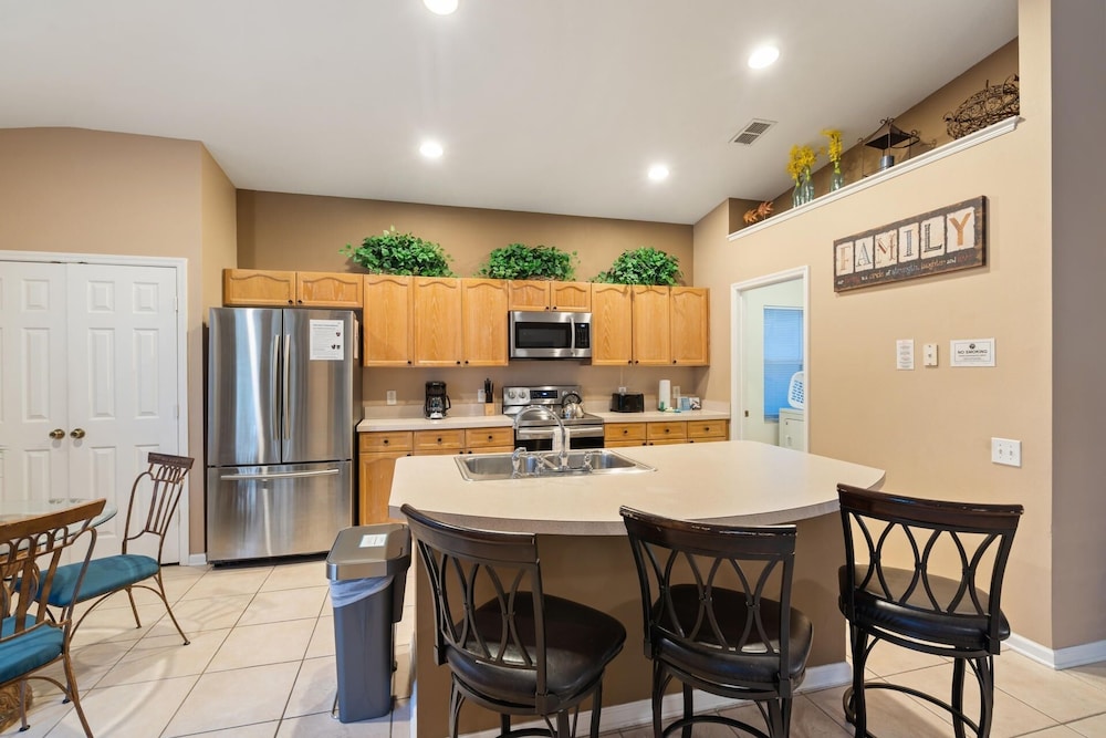 Windsor Palms Resort 4 Bedroom Pool Home + Game Room 4 Home
