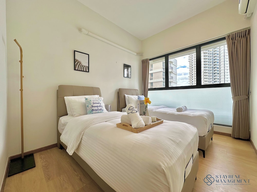 Country Garden Danga Bay Sea View Homestay by Stayrene