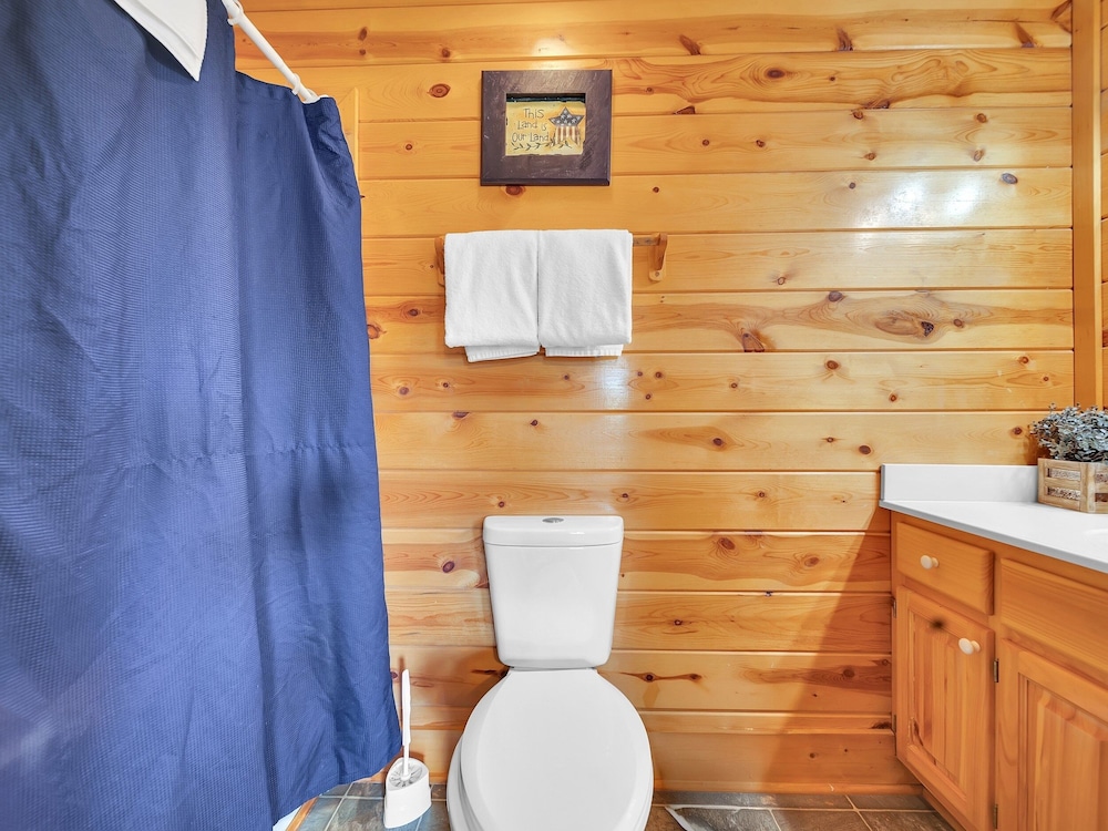 Ern860 - Cozy Bear Overlook 4 Bedroom Cabin